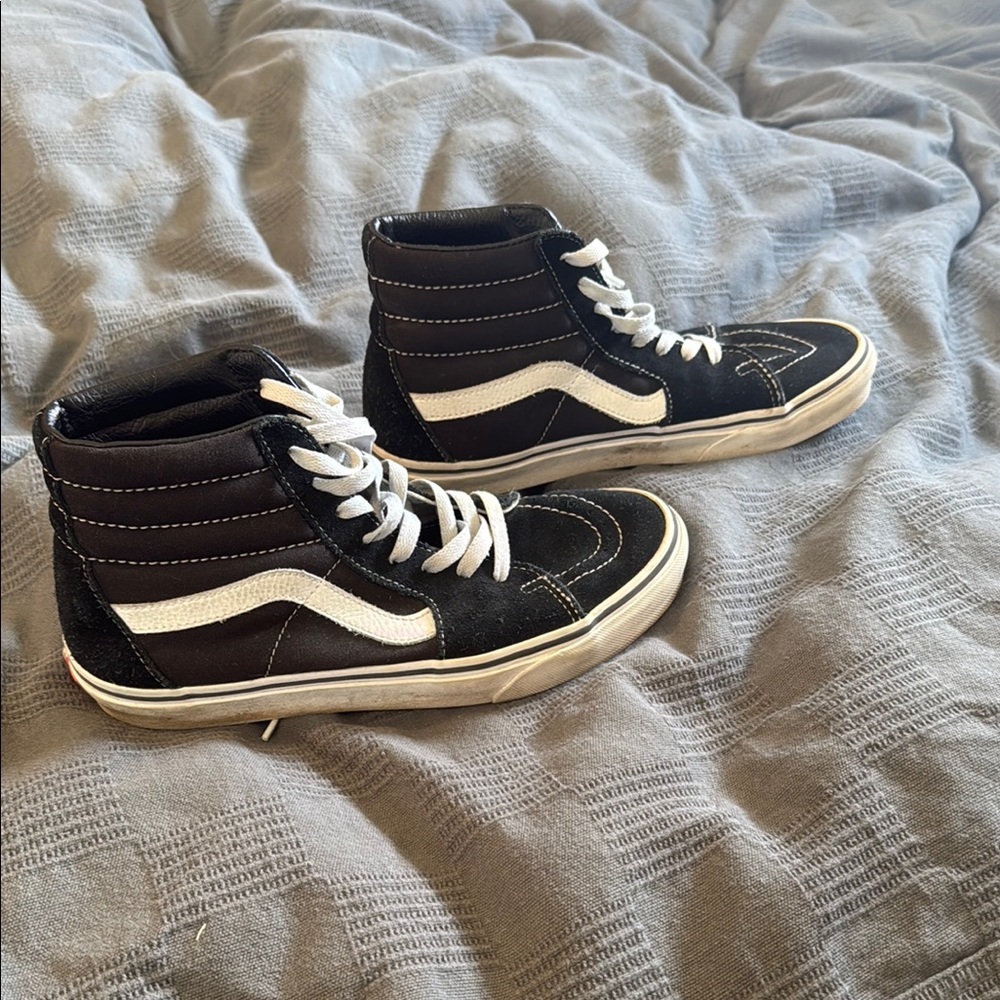 Vans Black and White High-Top men’s 8